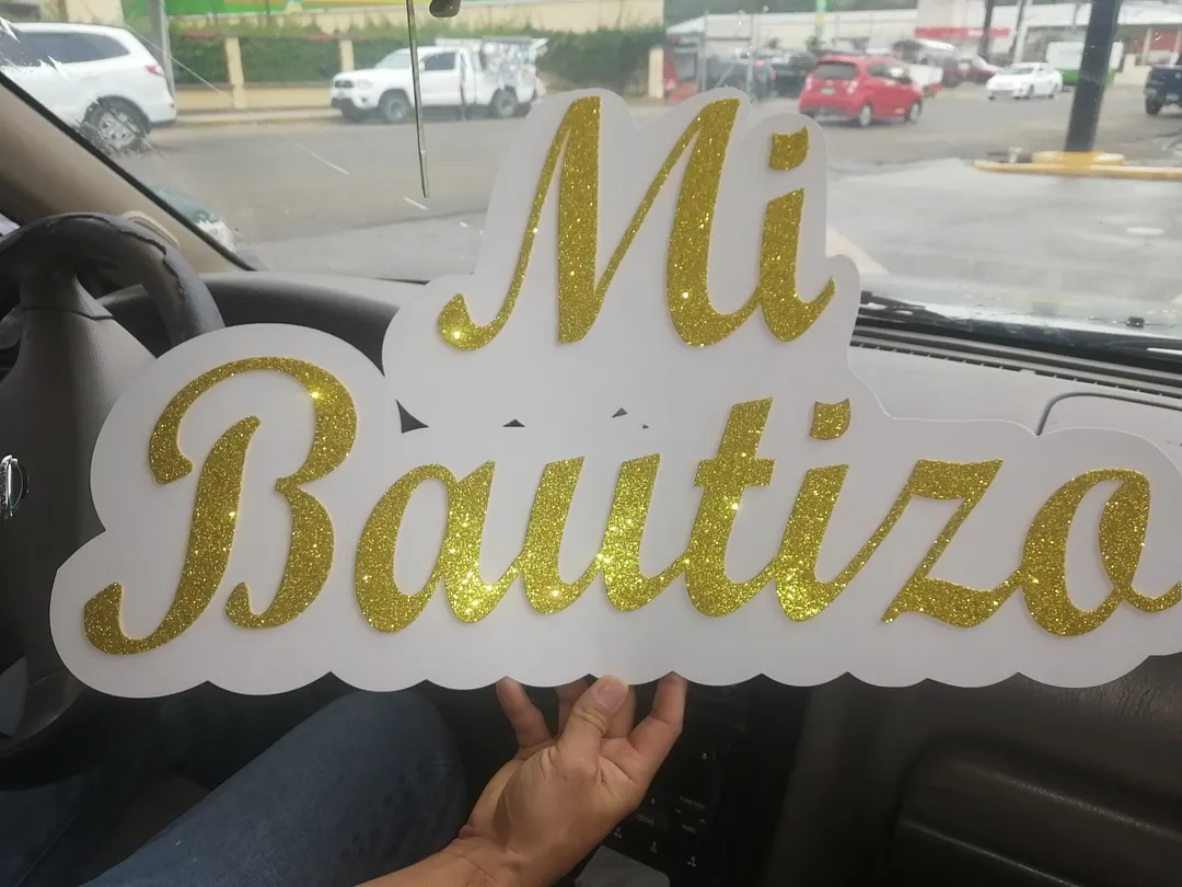 Letras en foamy con base de cartoncillo — Corte Laser